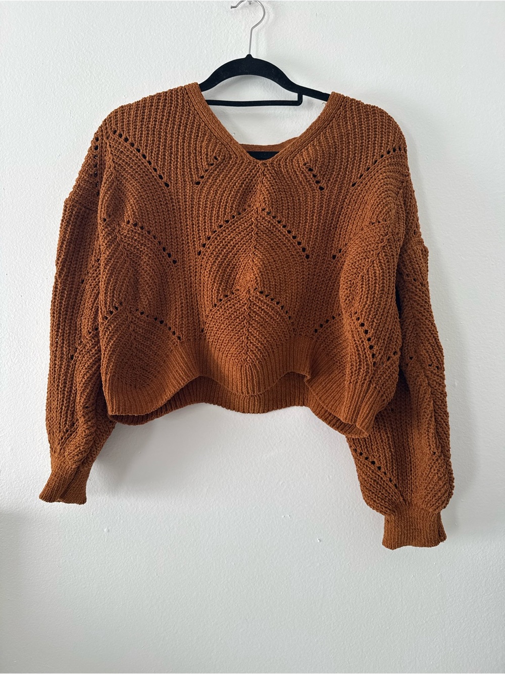 Francesca's Collections Rust V-Neck Cropped Knit Sweater